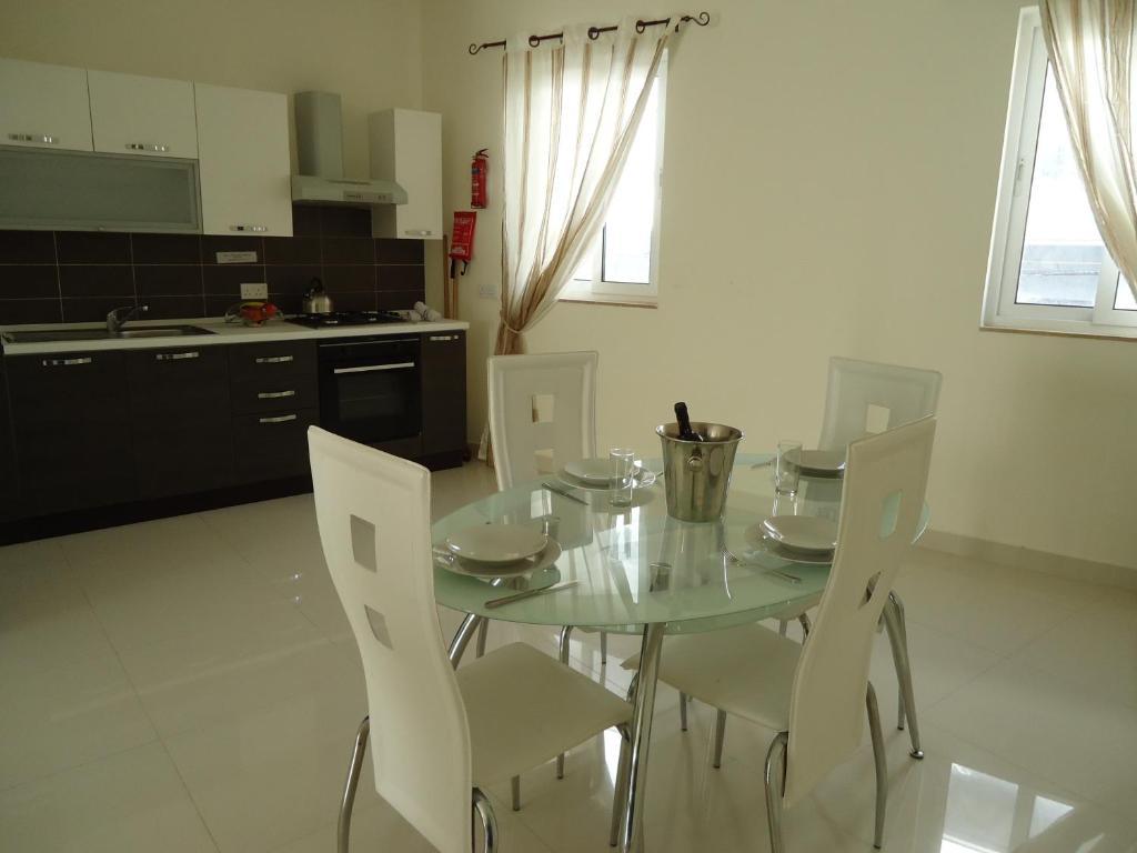 Shamrock Flats Apartment Mellieha Room photo